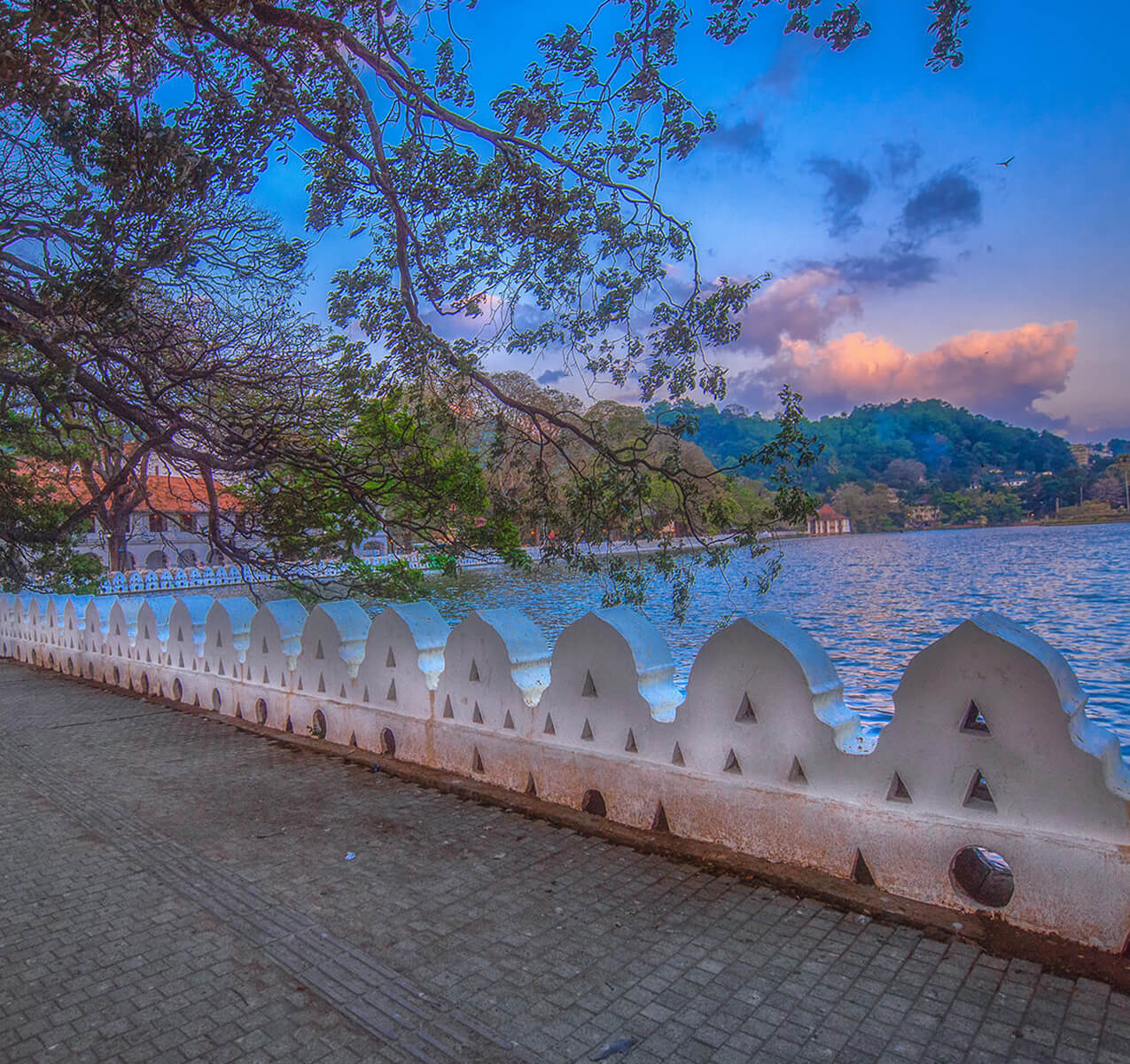 kandy_lake main 1